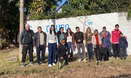 Vecinos de barrio Roma transformaron una esquina en la que antes había un microbasural. Vecinos de barrio Roma transformaron una esquina en la que antes había un microbasural.