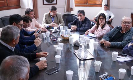 No hubo avances en la paritaria municipal y la Festram lanzó un nuevo paro de 48 horas. No hubo avances en la paritaria municipal y la Festram lanzó un nuevo paro de 48 horas.
