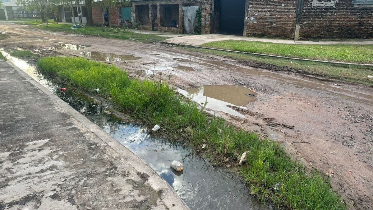 Calles anegadas, una constante en barrio Santa Rita. Calles anegadas, una constante en barrio Santa Rita.