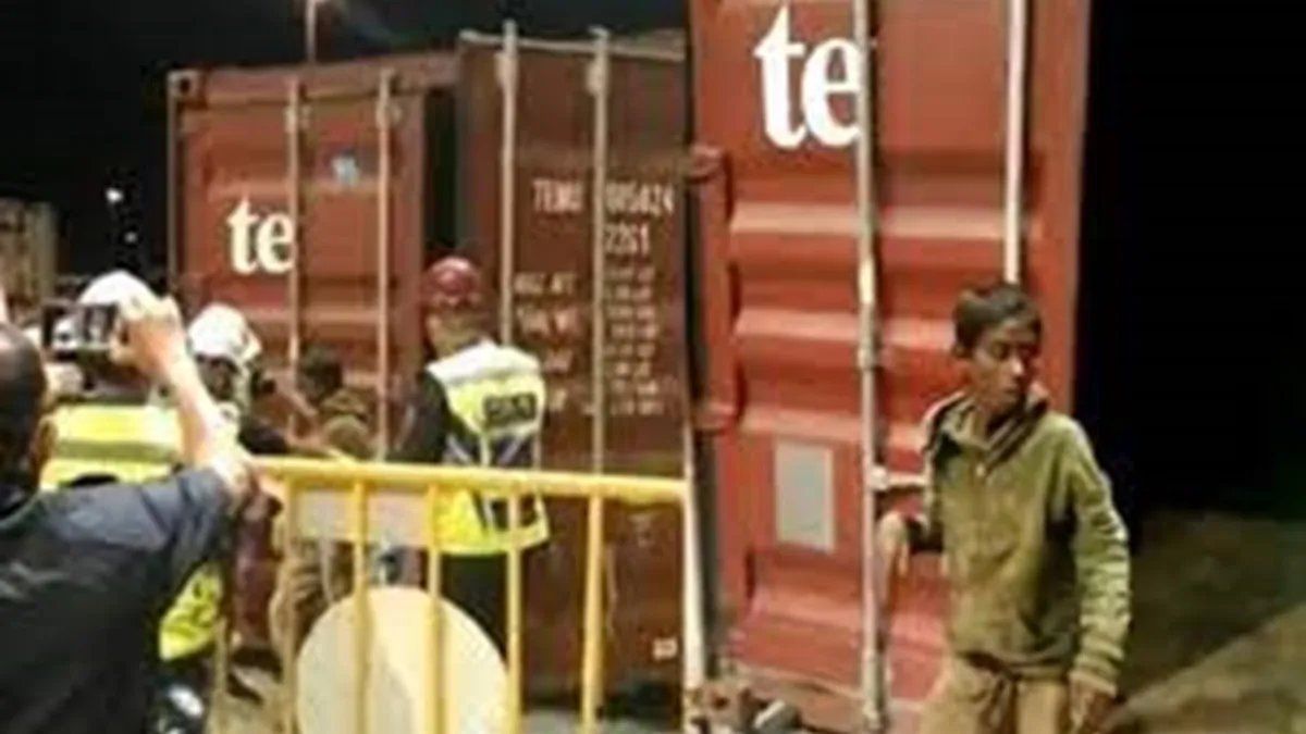 Jugaba a las escondidas