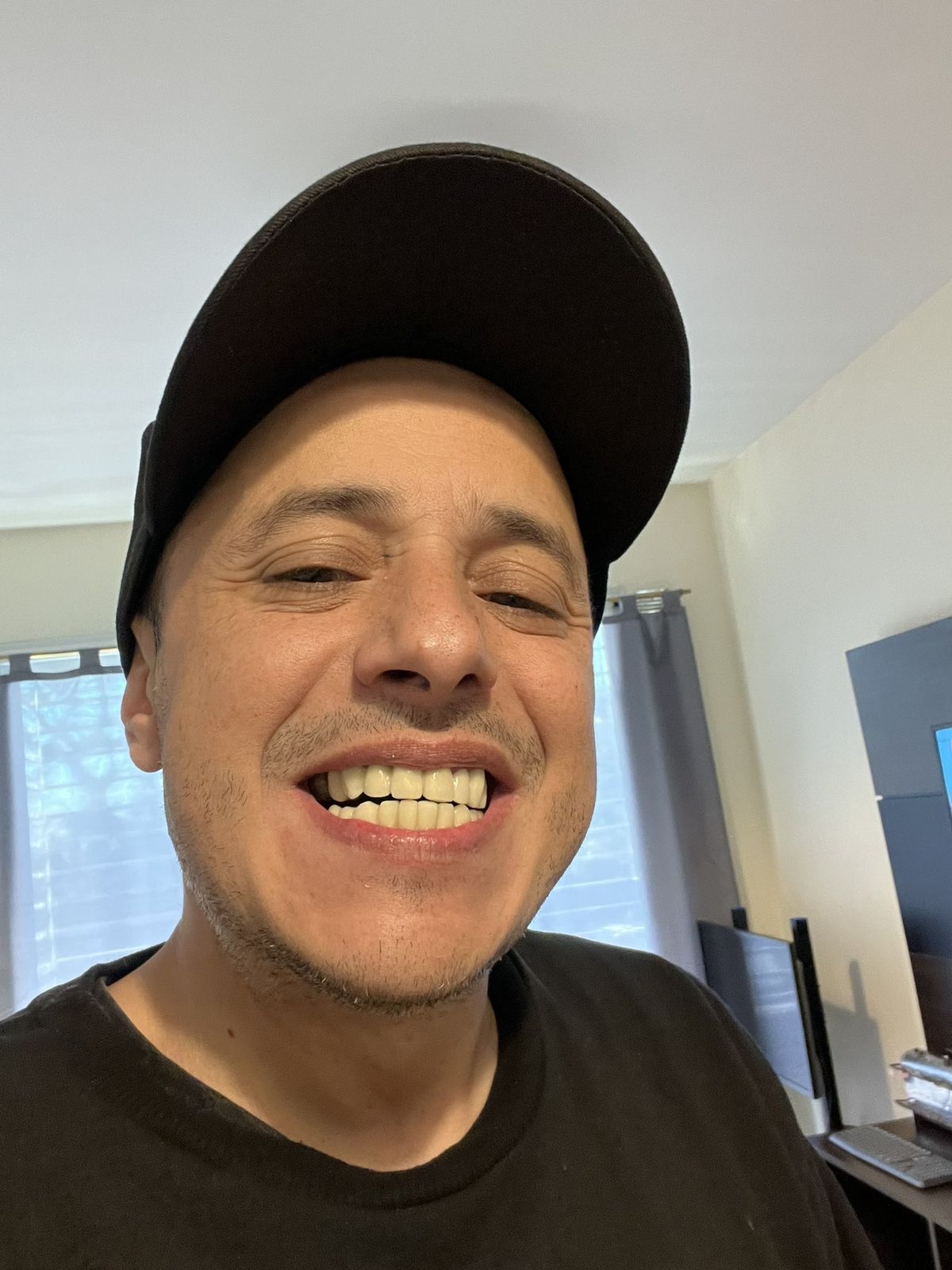 El Dipy mostró orgulloso su nueva dentadura. 
