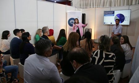 Adriana Molina valoró como “muy importantes” las instancias de encuentro entre lo público, lo privado y los ciudadanos, como la Expo Empleo que realizó el gobierno provincial esta semana para conectar el talento de las personas con oportunidades laborales. Adriana Molina valoró como “muy importantes” las instancias de encuentro entre lo público, lo privado y los ciudadanos, como la Expo Empleo que realizó el gobierno provincial esta semana para conectar el talento de las personas con oportunidades laborales.
