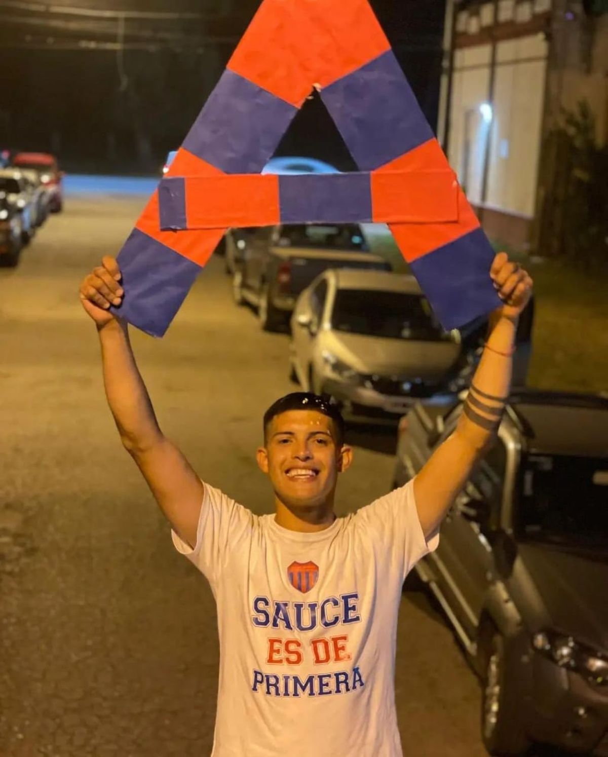 Esquivel junto a la Esquivel junto a la