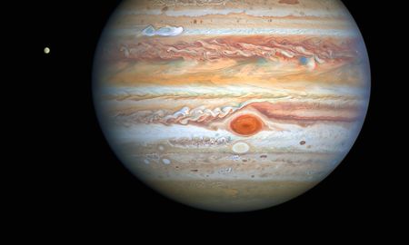 La NASA fotografió a un delfín espacial en la superficie de Júpiter. La NASA fotografió a un delfín espacial en la superficie de Júpiter.