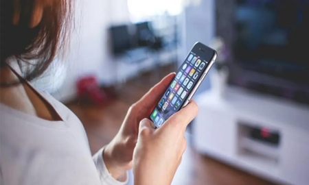 Le revisó el celular de su novio y lo despertó atacándolo con una tijera: Yo te amaba Le revisó el celular de su novio y lo despertó atacándolo con una tijera: Yo te amaba