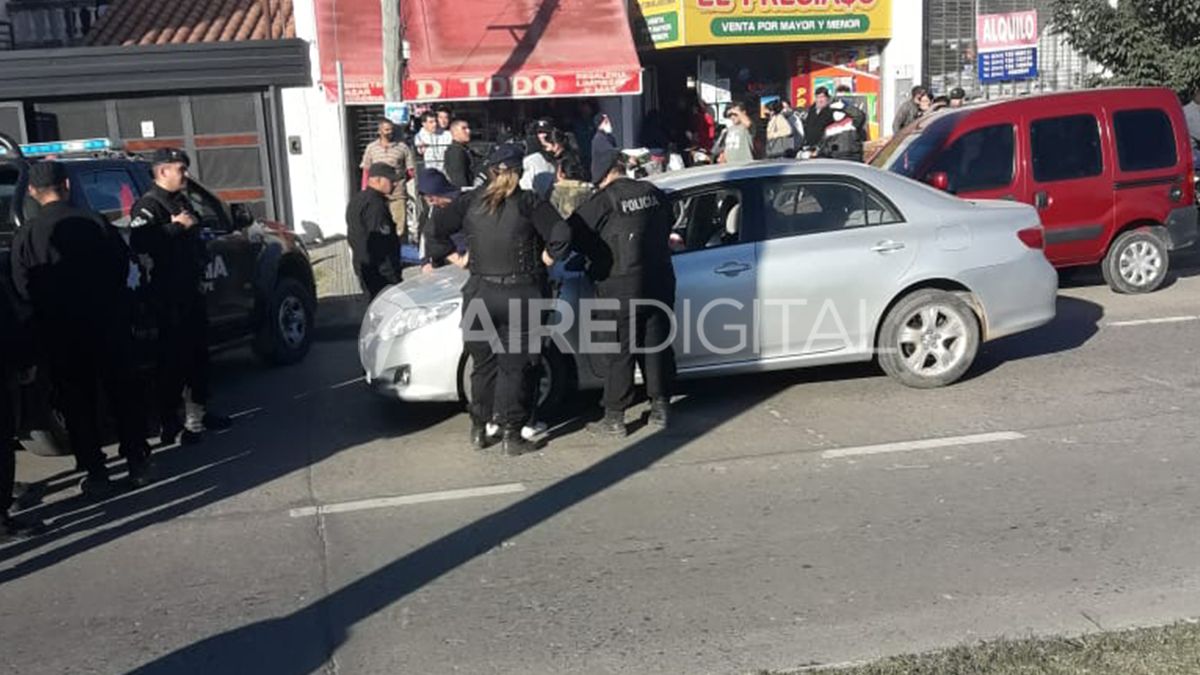Tras una persecución en el norte de la ciudad, la joven fue capturada y trasladada a la sección Homicidios de la Agencia de Inteligencia Criminal.