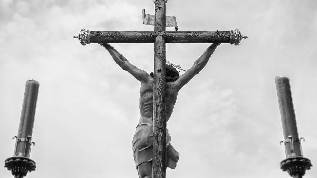 «…María, tomando una libra de perfume de nardo puro, muy caro, ungió los pies de Jesús y los secó con sus cabellos…» (Jn12, 1-11)