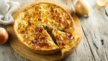 Tarta de cebolla y queso: receta económica y con pocos ingredientes