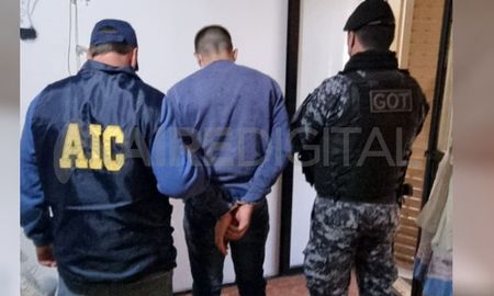 El hombre fue detenido este martes por el personal de la AIC El hombre fue detenido este martes por el personal de la AIC