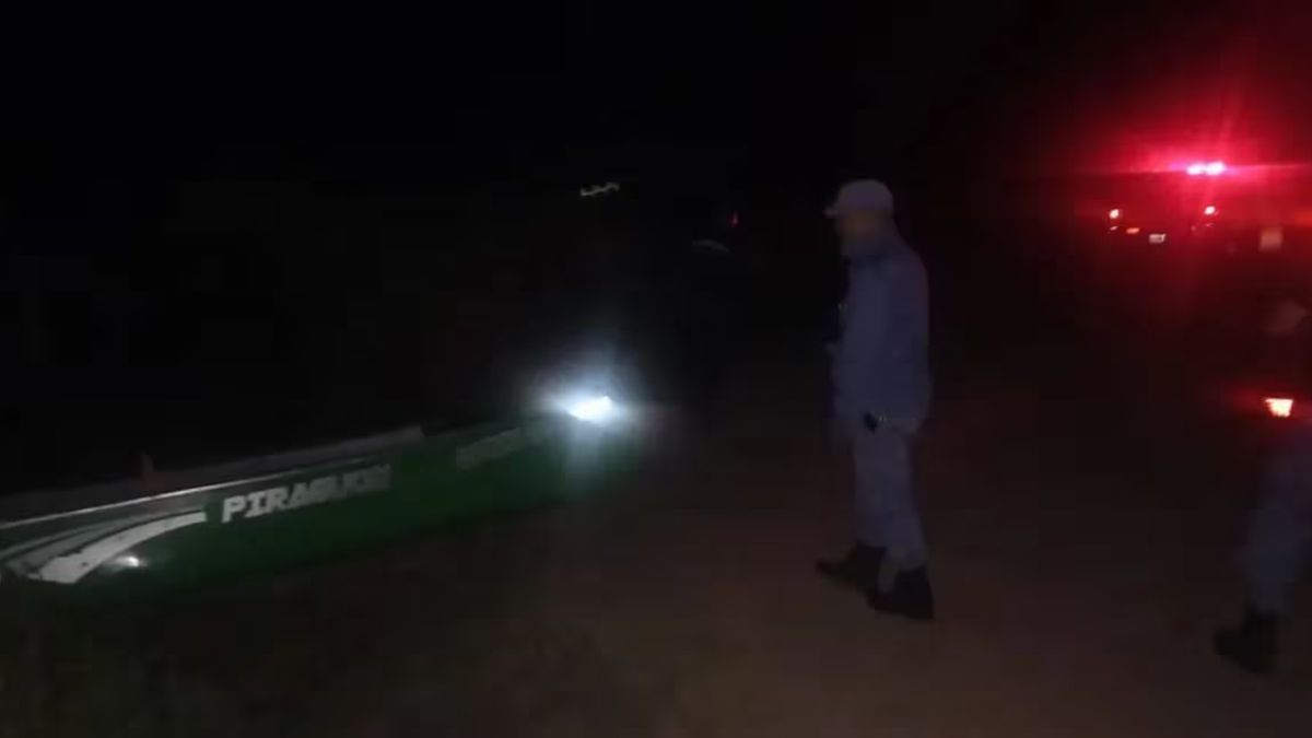 El hombre fue hallado sin vida esta madrugada a 300 metros del puente "El Chancho" en Chaco. El hombre fue hallado sin vida esta madrugada a 300 metros del puente "El Chancho" en Chaco.