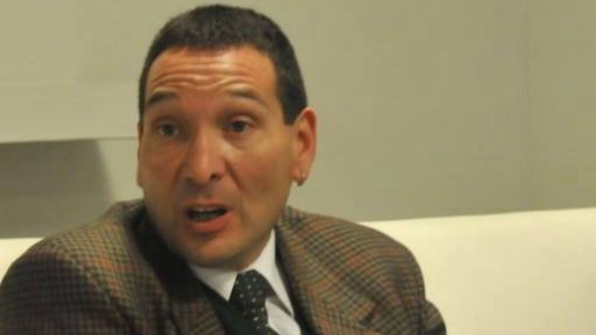 Según Burgos, minimizó su situación judicial y habló de una campaña en su contra.