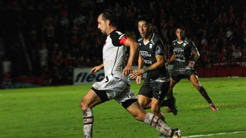 En el debut de Minella, Colón iguala sin goles frente a Chaco For Ever: seguilo en vivo