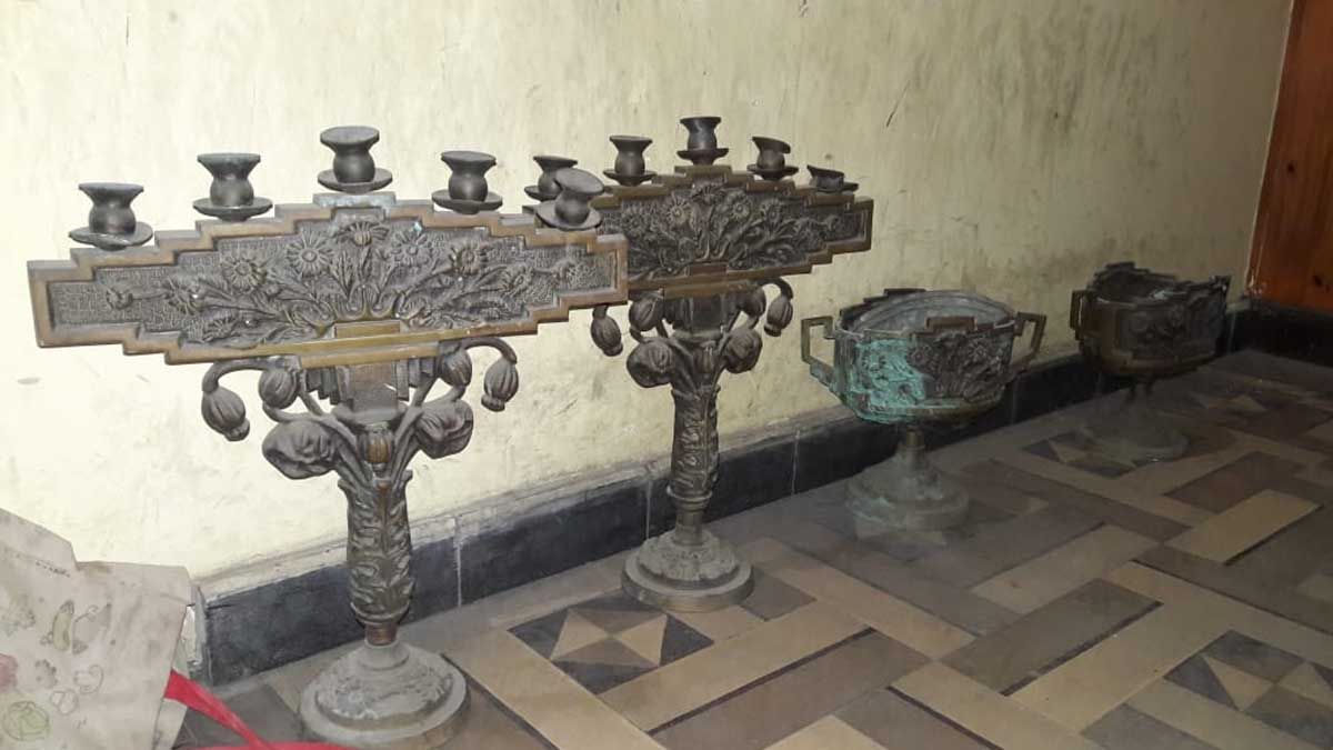 Los elementos de bronce que el joven intentaba llevarse en un cochecito.&nbsp;