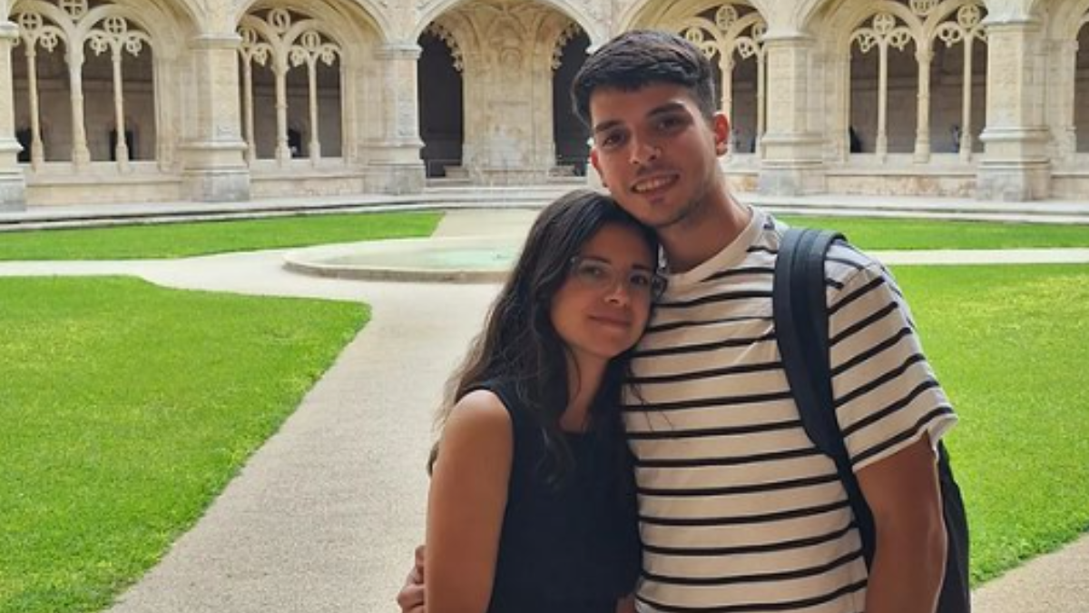 Micaela y Martín están viviendo en Portugal y a través de su cuenta de YouTube comparten sus experiencias y aventuras a lo largo de viaje. Micaela y Martín están viviendo en Portugal y a través de su cuenta de YouTube comparten sus experiencias y aventuras a lo largo de viaje.