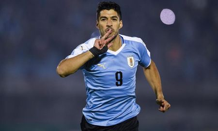 Luis Suárez dio positivo de coronavirus y no jugará ante Brasil por las Eliminatorias Sudamericanas. Luis Suárez dio positivo de coronavirus y no jugará ante Brasil por las Eliminatorias Sudamericanas.