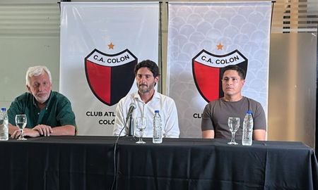 Diego Colotto habló en conferencia de prensa, acompañado del presidente, José Alonso, y del entrenador, Ezequiel Medrán. Diego Colotto habló en conferencia de prensa, acompañado del presidente, José Alonso, y del entrenador, Ezequiel Medrán.