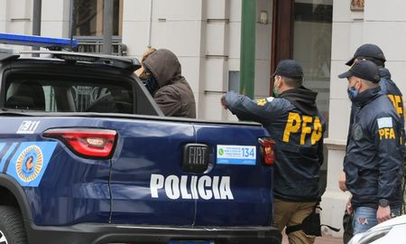 El momento de la detención del exfuncionario de Seguridad. El momento de la detención del exfuncionario de Seguridad.