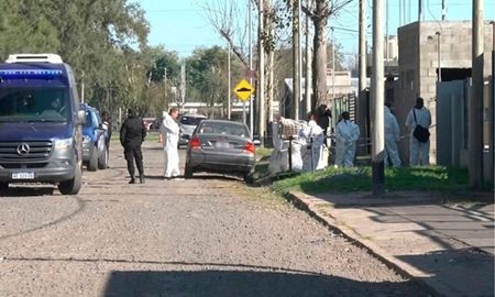 Las víctimas son un hombre de 46 años y dos niños, sus hijos. Las víctimas son un hombre de 46 años y dos niños, sus hijos.