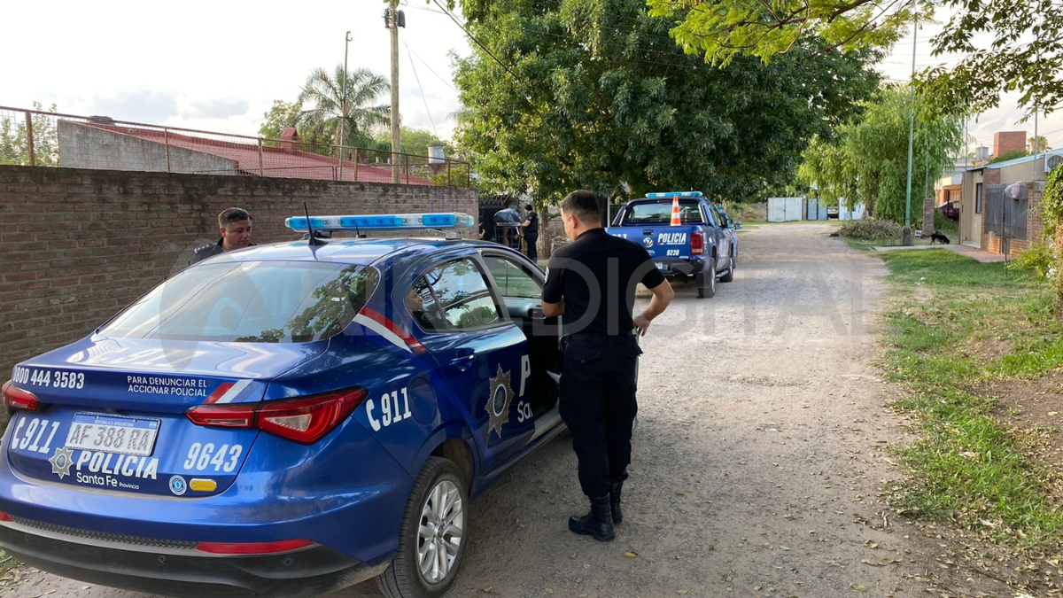 Los allanamientos se realizan de manera simultánea en tres domicilios de Santo Tomé.