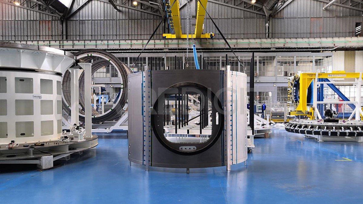 El modulo americano (Halo) de Gateway está bajo producción con el apoyo de NorthrupGrumman y el subcontratista ThalesAlenia (Turín, Italia).