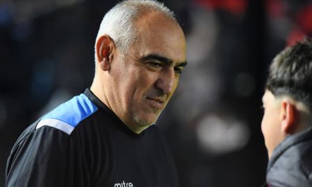 Iván Delfino dejó de ser entrenador de Estudiantes de Río Cuarto tras la derrota ante Belgrano. Iván Delfino dejó de ser entrenador de Estudiantes de Río Cuarto tras la derrota ante Belgrano.