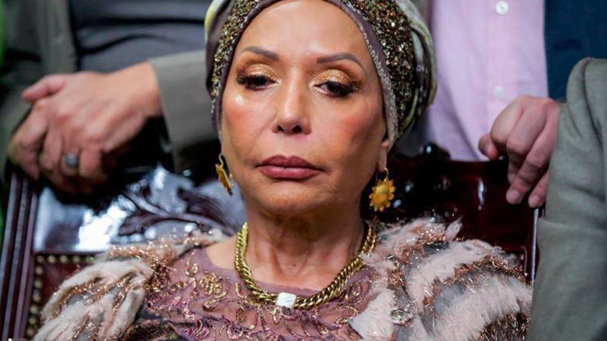 La senadora enfrentó recientemente la detención y posterior extradición de su hermano Álvaro Córdoba a los Estados Unidos, acusado de narcotráfico. La senadora enfrentó recientemente la detención y posterior extradición de su hermano Álvaro Córdoba a los Estados Unidos, acusado de narcotráfico.