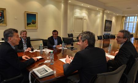 macri retoma su agenda: gabinete ampliado y reunion con la mesa chica macri retoma su agenda: gabinete ampliado y reunion con la mesa chica