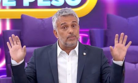 El nuevo participante generó risas y comentarios entre los presentes. El nuevo participante generó risas y comentarios entre los presentes.