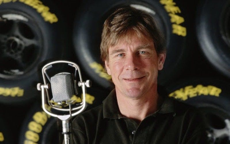 Tras retirarse en 1979, Hunt se desempeñó durante 13 años (hasta su muerte) como comentarista televisivo de las carreras de la Fórmula 1, junto al reconocido periodista Murray Walker, a quien acompañó en el programa Grand Prix, de la señal BBC 2.