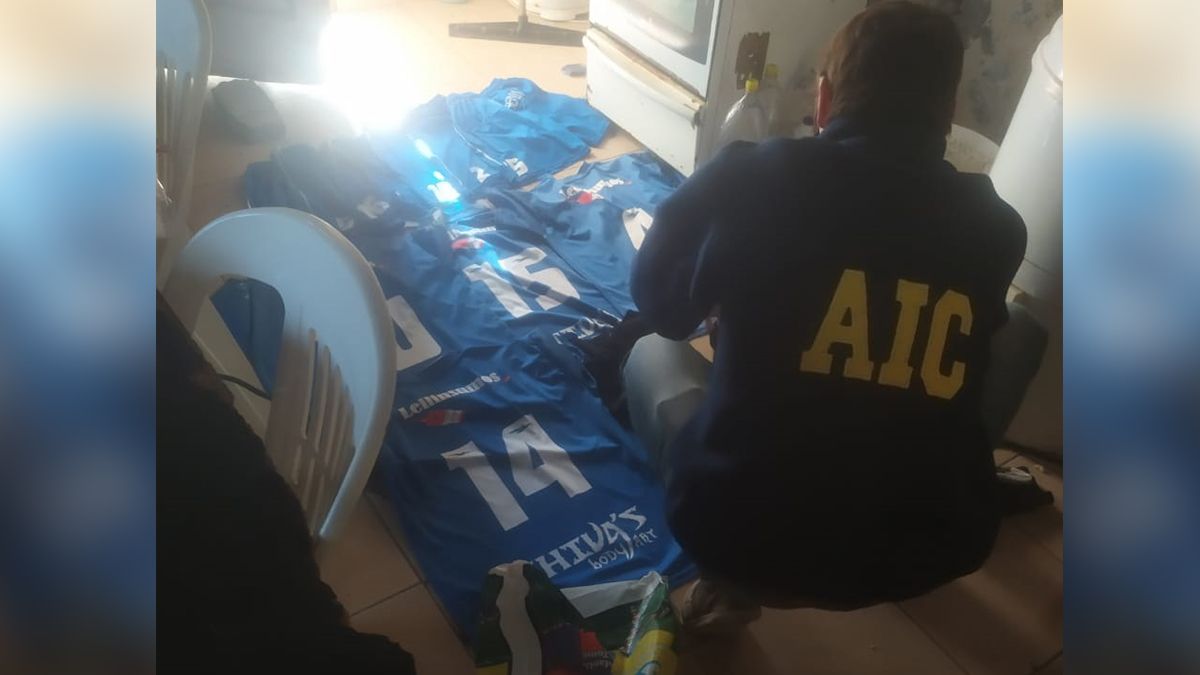 Se realizaron tres allanamientos y se pudo recuperar la indumentaria robada