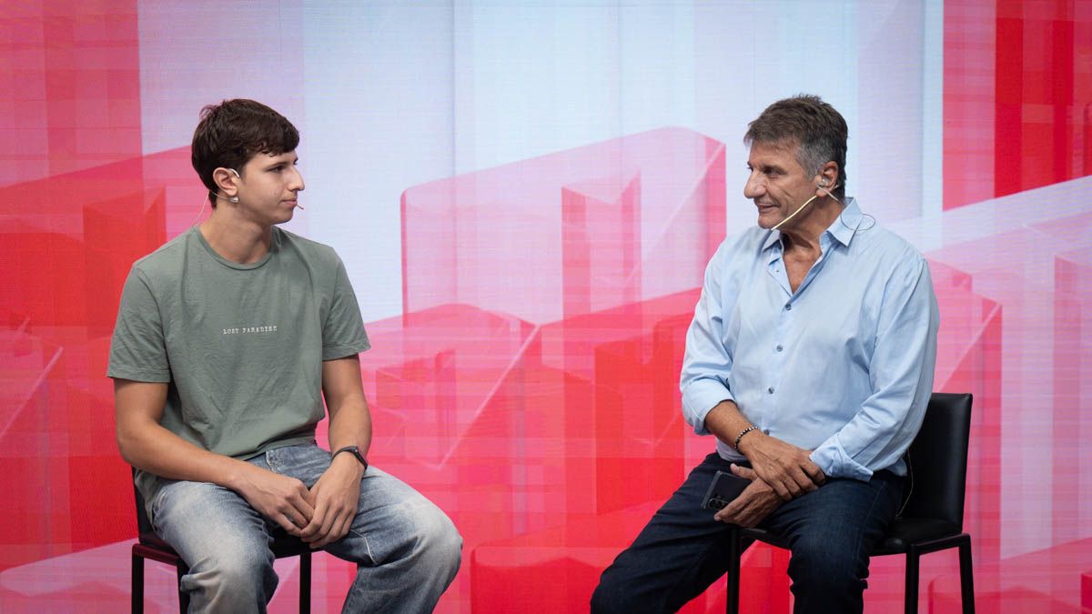 La entrevista de Luis Mino a Manuel Hernández, promesa del básquet santafesino. La entrevista de Luis Mino a Manuel Hernández, promesa del básquet santafesino.