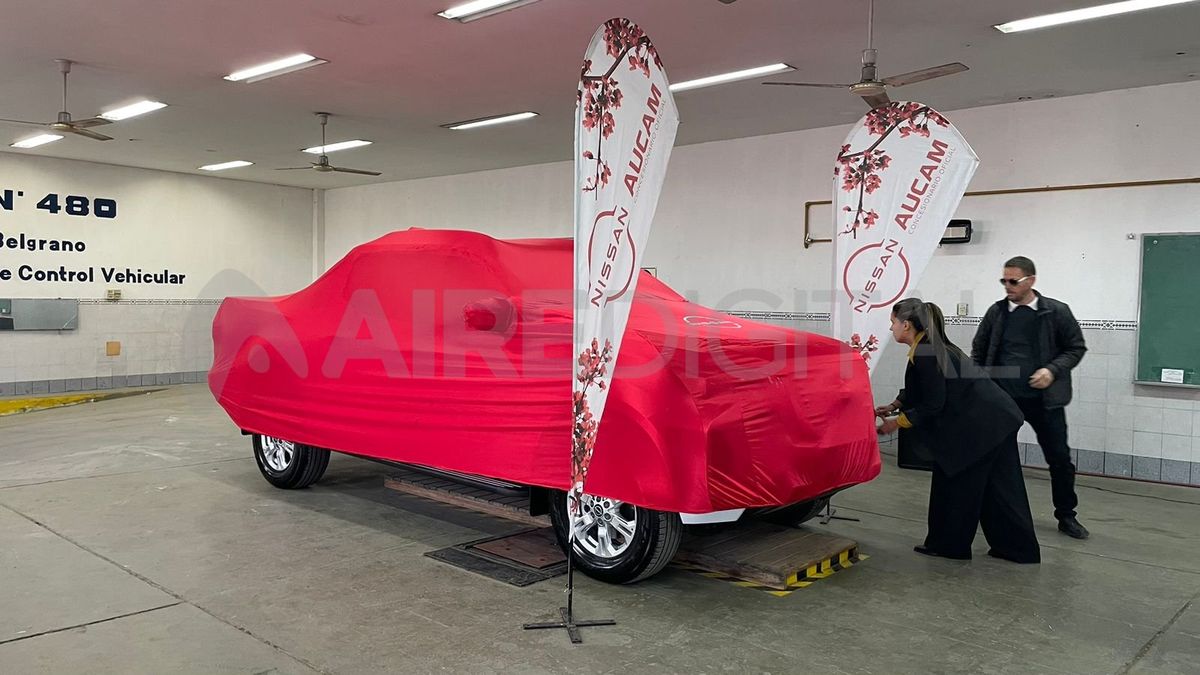 Nissan colabora con las escuelas de tecnicatura automotor e informática. Nissan colabora con las escuelas de tecnicatura automotor e informática.