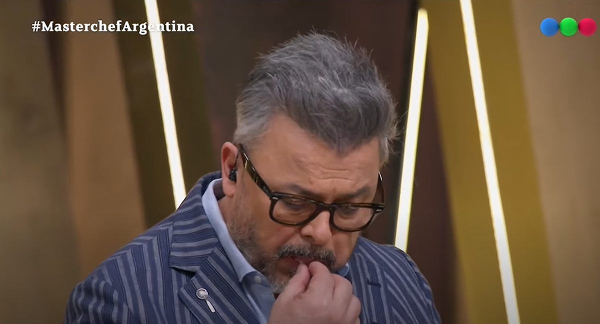 Donato de Santis fue contundente y le escupió el plato de Estefanía Herlein. Donato de Santis fue contundente y le escupió el plato de Estefanía Herlein.