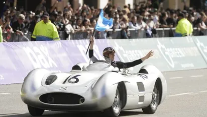 Franco Colapinto emocionó a los nostálgicos con la histórica 