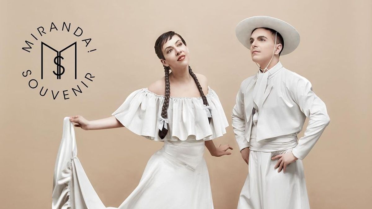 Souvenir es el nombre del octavo álbum de estudio por el dúo pop argentino Miranda!, lanzado el 6 de mayo de 2021.