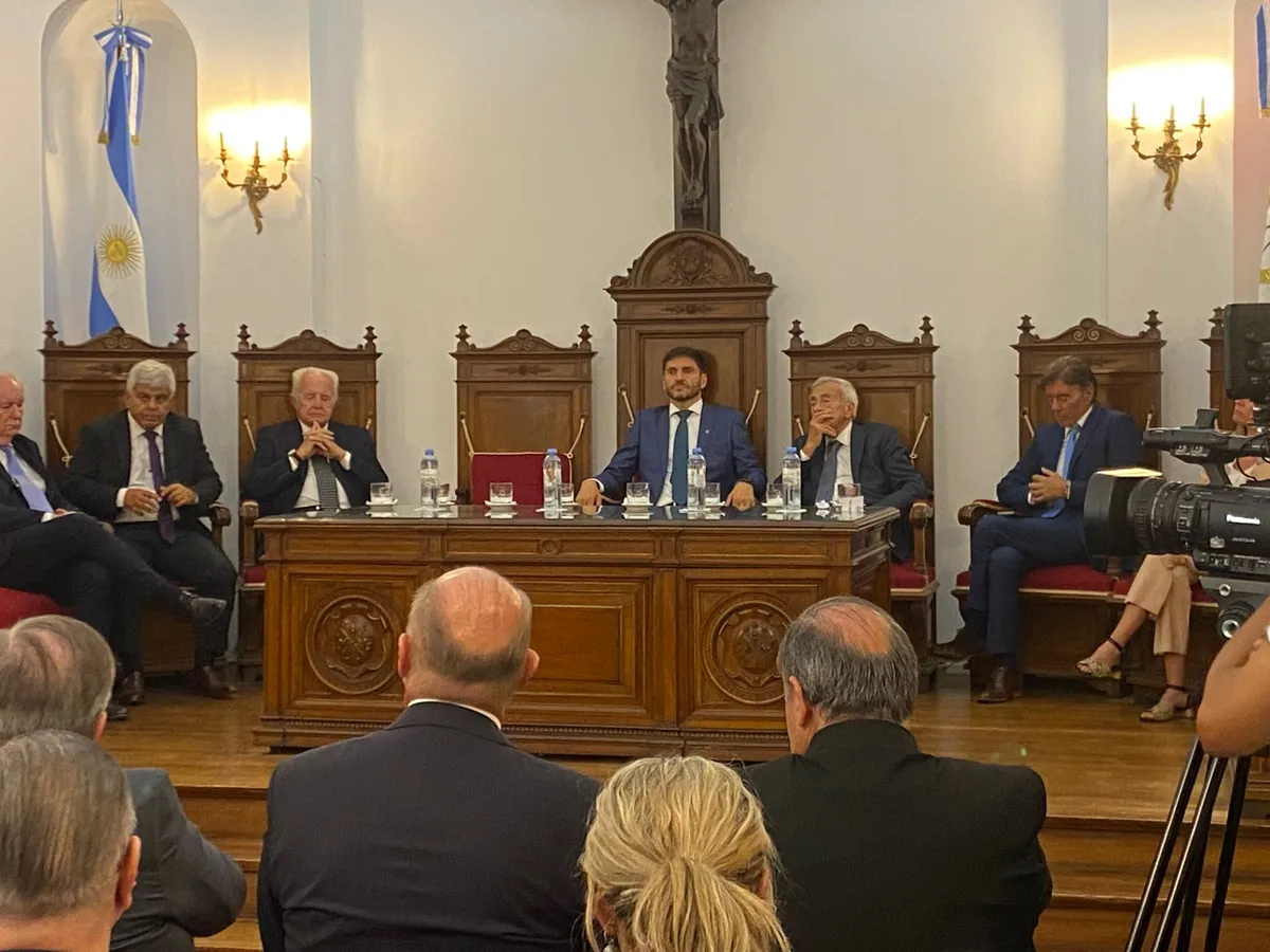 Uno de los puntos centrales de sus declaraciones fue el recambio de los ministros de la Corte Suprema de Justicia, un proceso que calificó como un hito para la provincia. 