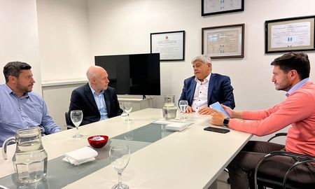 “Fue una reunión institucional y de trabajo conjunto en torno a la tecnología que disponen de Buenos Aires, nada que ver con la política”, remarcó Baclini. “Fue una reunión institucional y de trabajo conjunto en torno a la tecnología que disponen de Buenos Aires, nada que ver con la política”, remarcó Baclini.