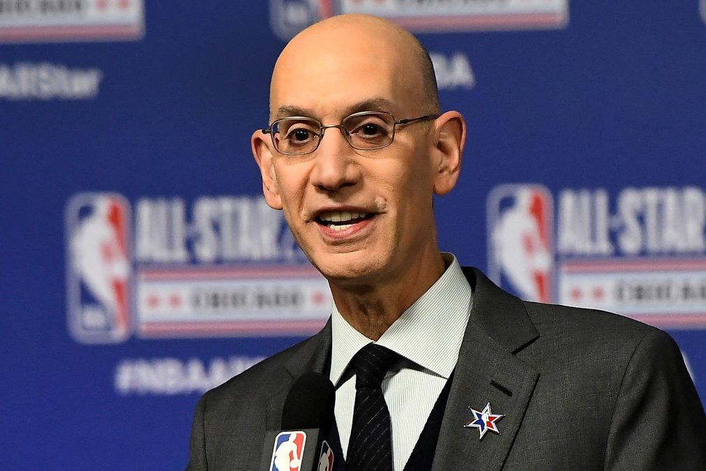 Adam Silver, comisionado de la NBA, descartó que la NBA haga un parate por la suba de casos de coronavirus.