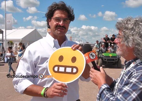 Leonardo Sarquís jugó con los emojis de Bichos de Campo