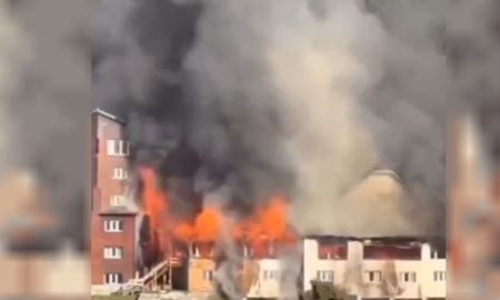 El incendio ocurrió en el histórico hotel de Bariloche, frente al Nahuel Huapi. El incendio ocurrió en el histórico hotel de Bariloche, frente al Nahuel Huapi.