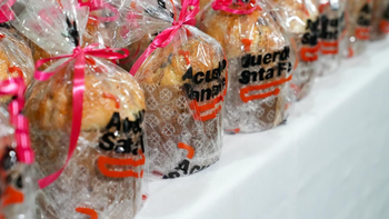 El pan dulce artesanal se vende a $4.000 en panaderías adheridas al Acuerdo Santa Fe.
