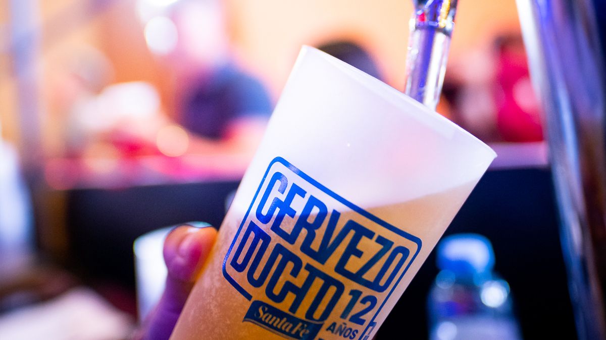 Unas 1.500 personas se acercaron con amigos y en familia al Patio cervecero para disfrutar del aniversario del Cervesoducto.