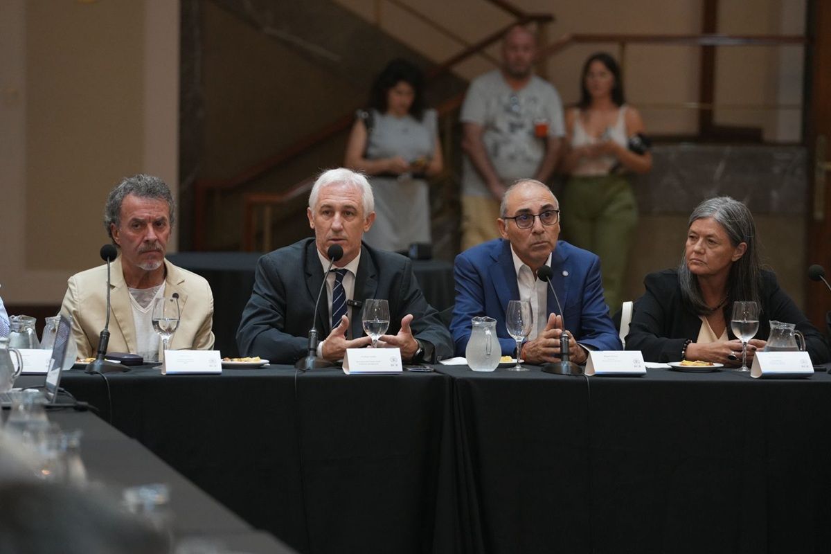 La presentación se realizó en la Bolsa de Comercio de Rosario. 235 efectivos de seguridad