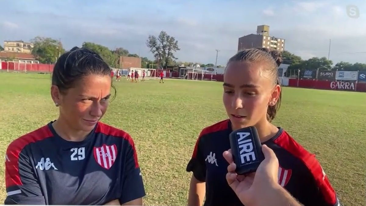 Las futbolistas Carola di Piano y Karen López dialogaron con AIRE en el día internacional del fútbol femenino.