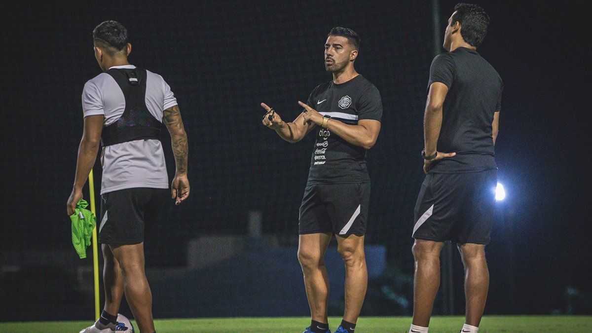 Julio César Cáceres definió el equipo titular de Olimpia para recibir este jueves al Club Atlético Colón por la Copa Conmebol Libertadores.
