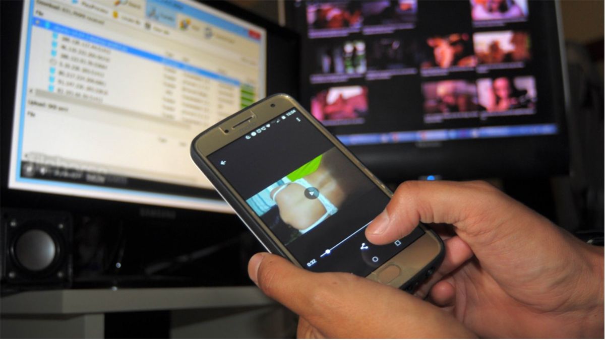 Llevó a arreglar su celular, le encontraron pornografía infantil y terminó detenido