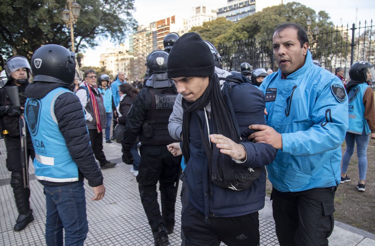 Se registraron incidentes en la marcha de jubilados.