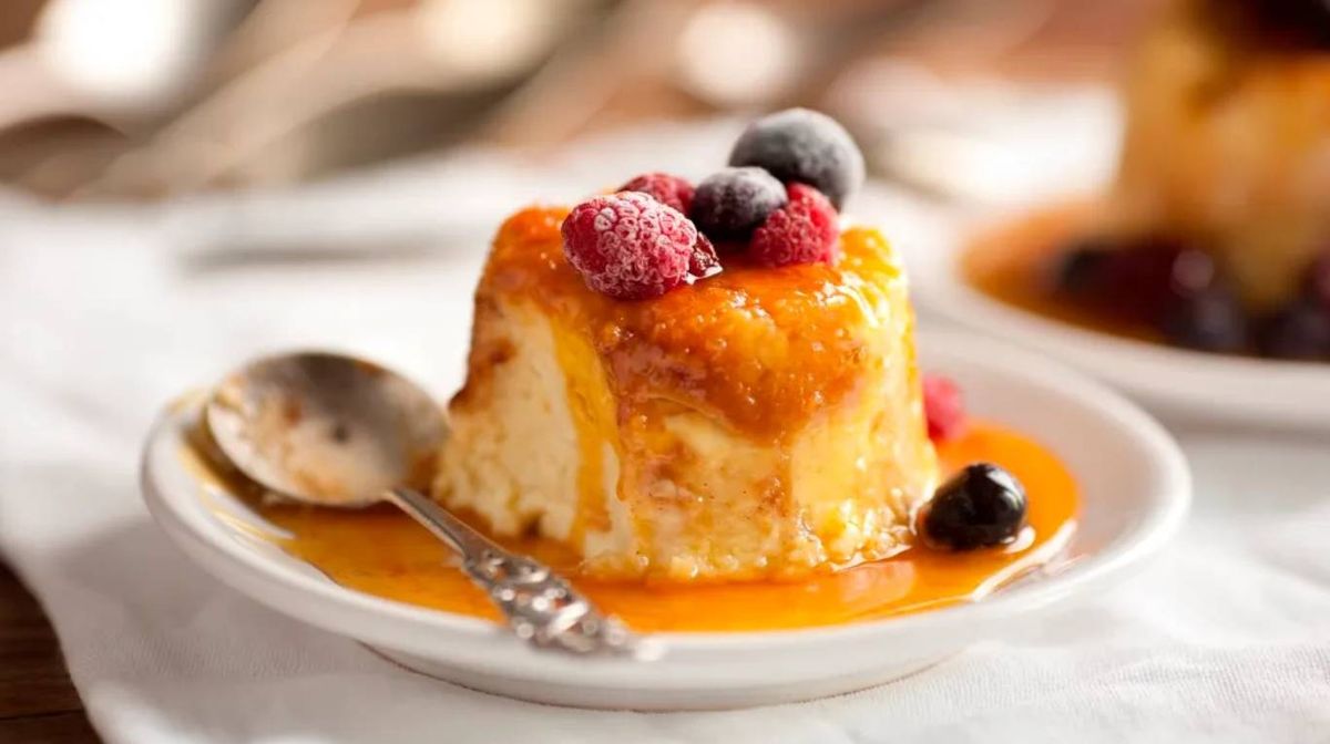 Unos exquisitos budincitos de frutos rojos con la receta de Maru Botana.