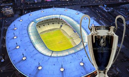 La Uefa le quitó la sede de la final de la Champions League a Rusia y mudó el partido a París, Francia. La Uefa le quitó la sede de la final de la Champions League a Rusia y mudó el partido a París, Francia.