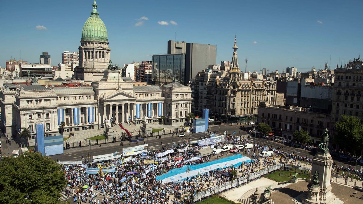 El d&iacute;a de su asunci&oacute;n, Javier Milei habl&oacute; en las escalinatas del Congreso Nacional.